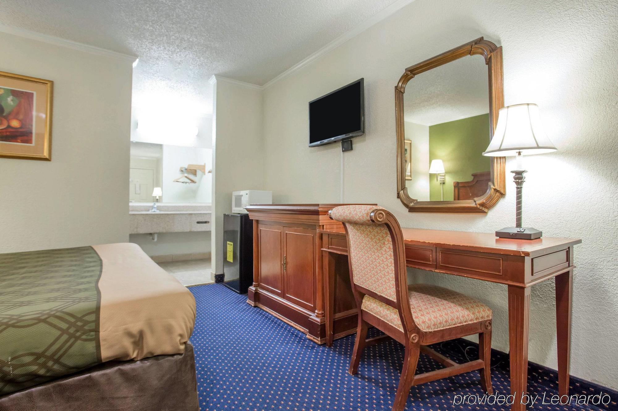 Rodeway Inn & Suites Fort Jackson Columbia Kültér fotó