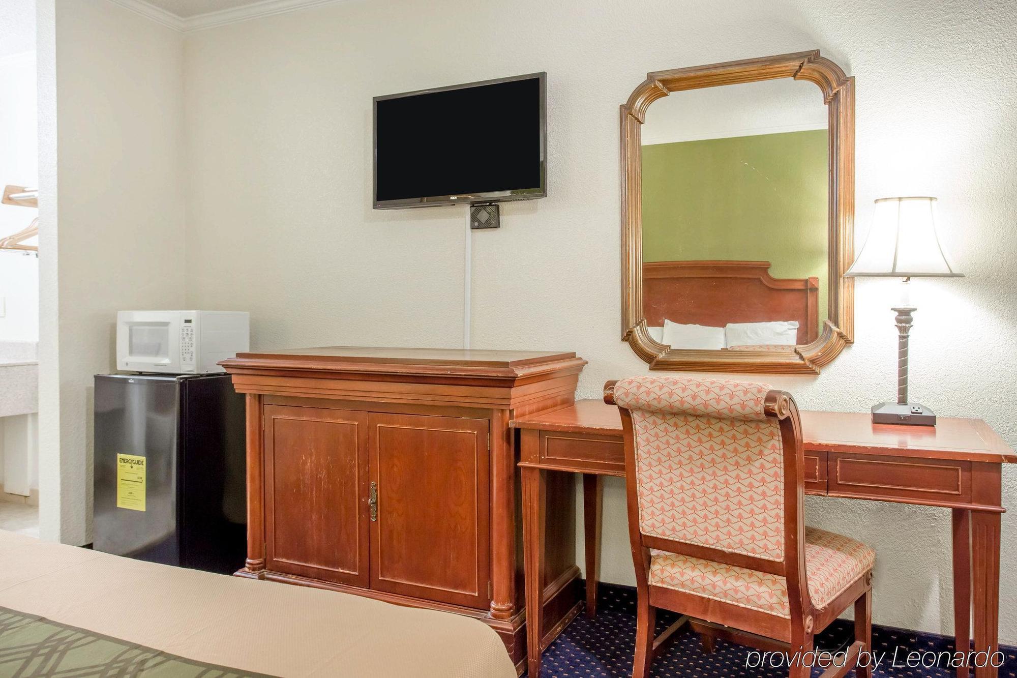 Rodeway Inn & Suites Fort Jackson Columbia Kültér fotó