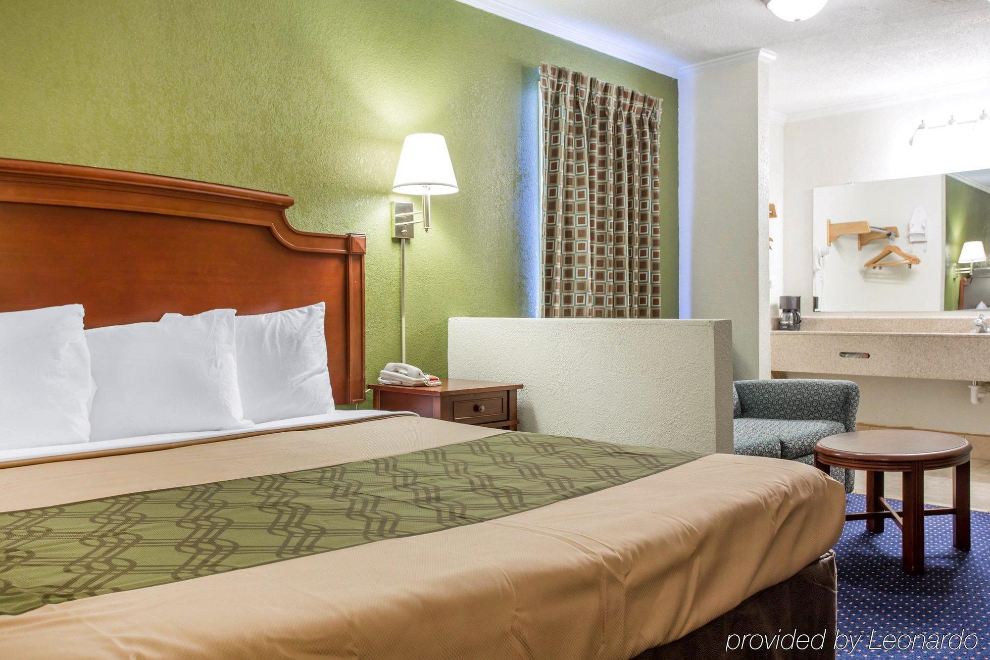 Rodeway Inn & Suites Fort Jackson Columbia Kültér fotó